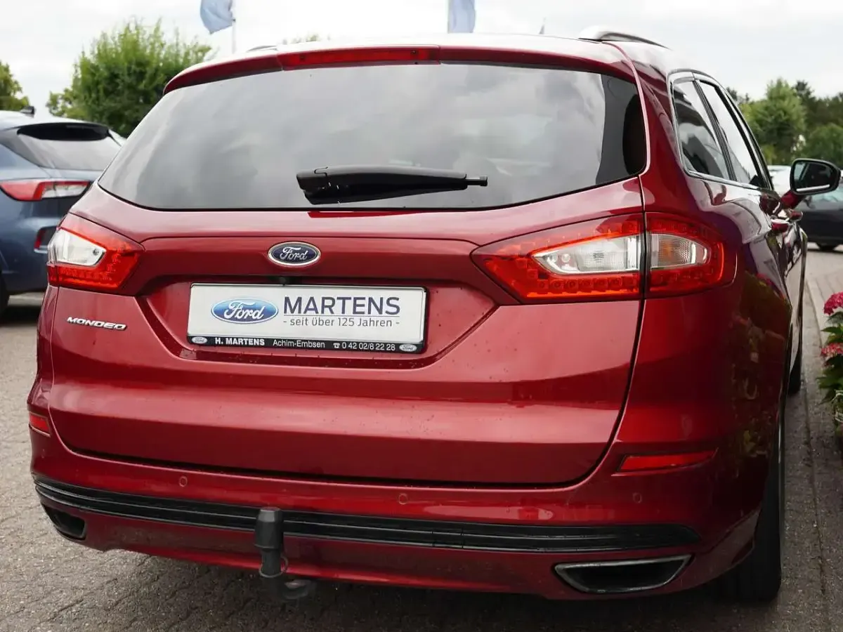 Gebraucht Ford Mondeo Titanium 203 PS (149 kW) 2018 Rubyrot Kombi