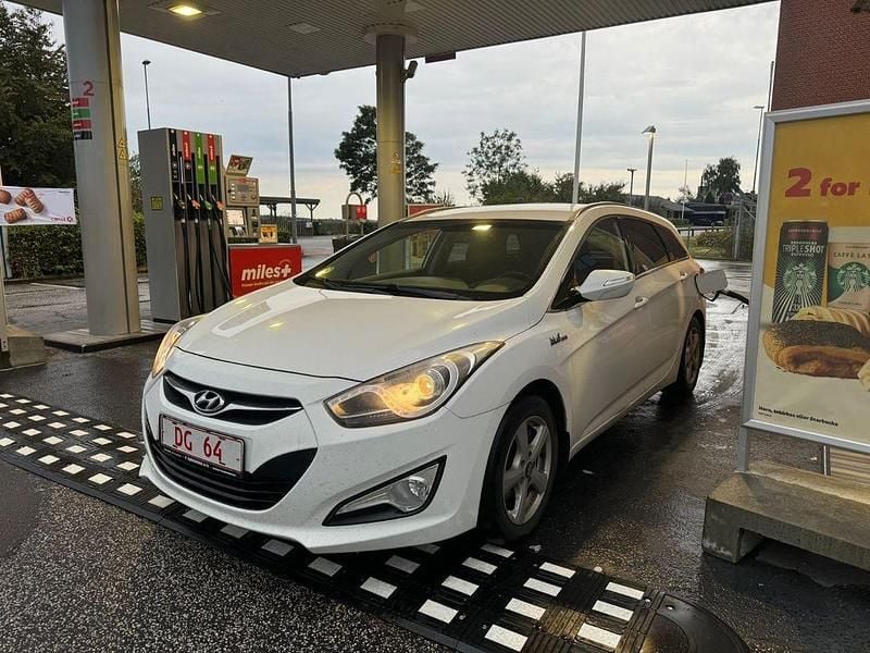 Gebraucht 2012 Hyundai i40 Comfort Kombi | 2.199 € (Guter Preis) - Bild 1/4