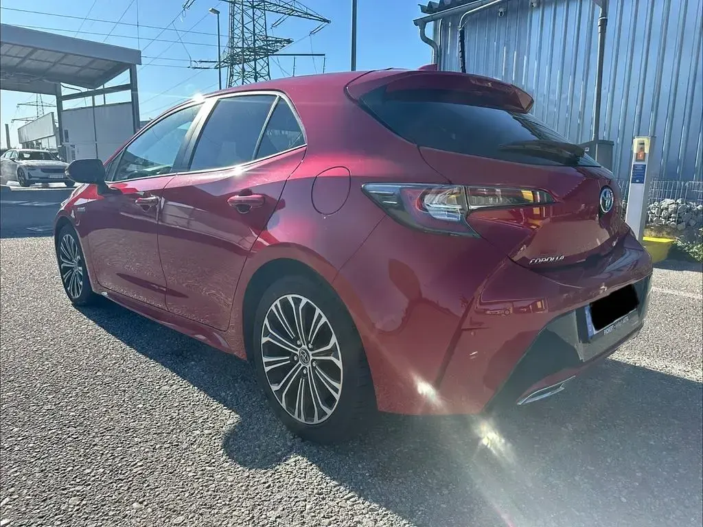 Gebraucht Toyota Corolla Club 152 PS (111 kW) 2019 Rot Limousine