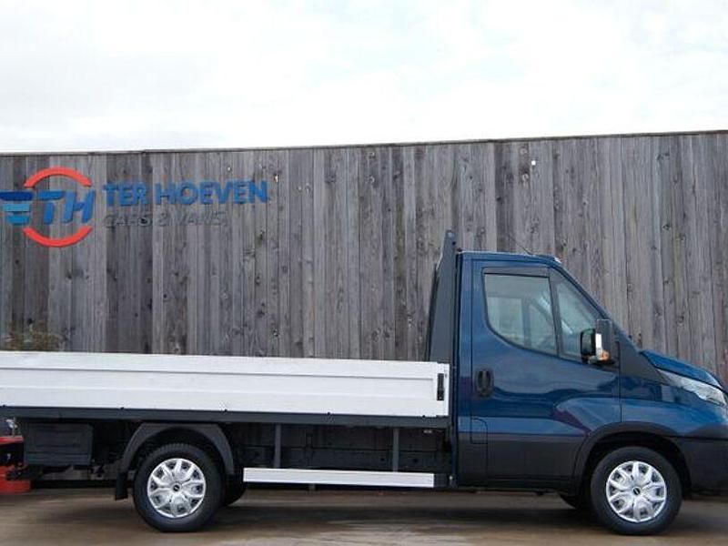 Gebraucht Iveco Daily 126 PS (92 kW) 2016 Blau Van