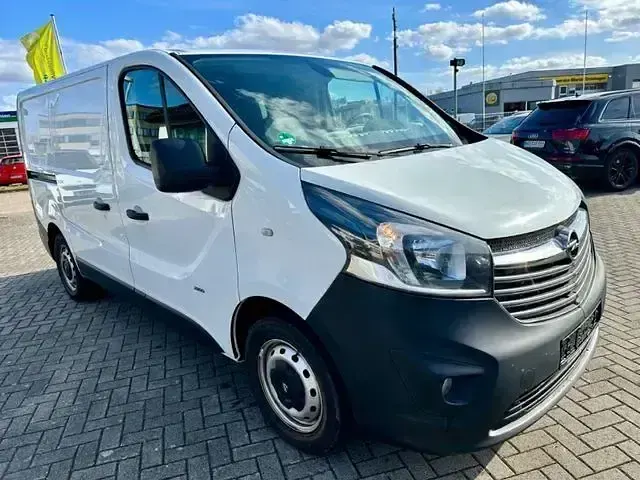 Usata Opel Vivaro 146 CV (107 kW) 2017 Bianco Monovolume