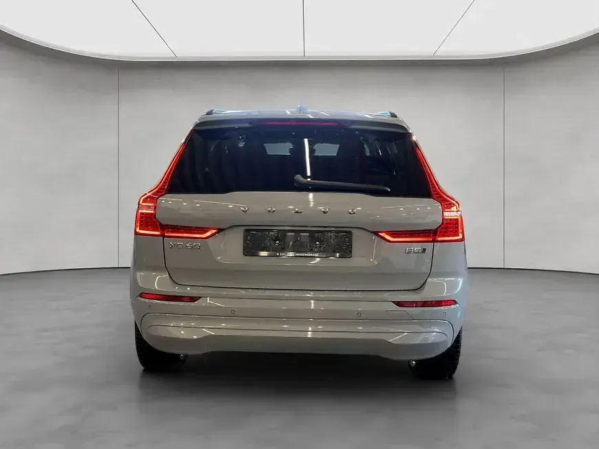 Gebraucht Volvo XC60 Core 250 PS (183 kW) 2024 Grau SUV