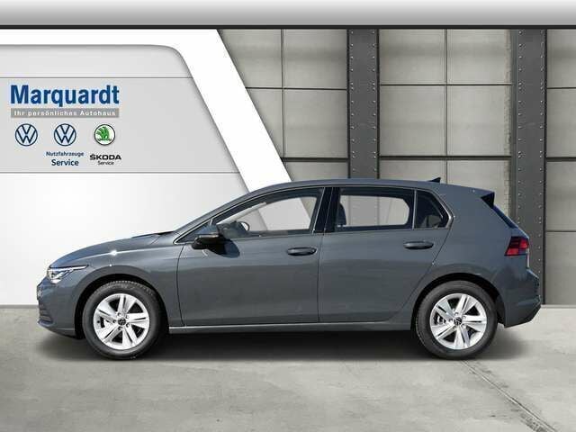 Gebraucht VW Golf VIII Life 150 PS (110 kW) 2022 Delfingrau metallic (metallic) Limousine