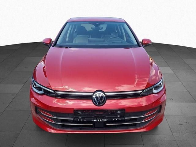 Second-hand VW Golf VIII Style 150 CP (110 kW) 2024 Roșu Berlinǎ