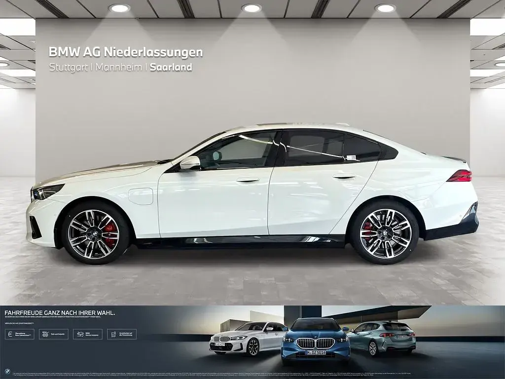 Gebraucht BMW 550e M Sport 489 PS (359 kW) 2025 Weiß Limousine