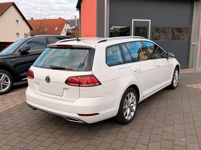 Gebraucht VW Golf VII Highline 150 PS (110 kW) 2017 Weiß Kombi