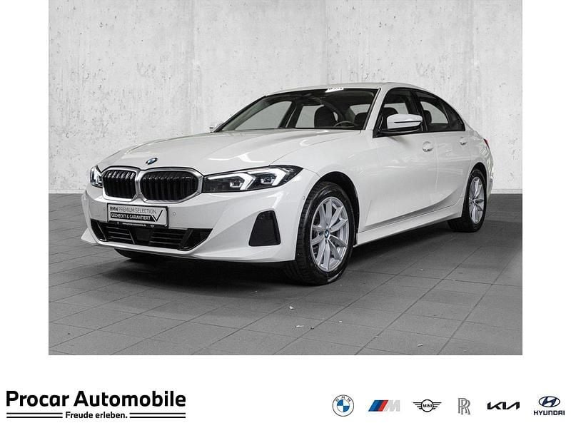 Weiß Gebraucht 2024 BMW 318 Limousine | 33.900 € (Fairer Preis) - Bild 1/4