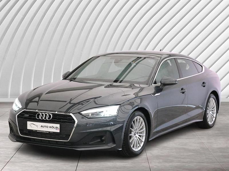 Manhattangrau metallic Gebraucht 2022 Audi A5 Sportback Sport Kleinwagen | 39.990 € (Teuer) - Bild 1/4