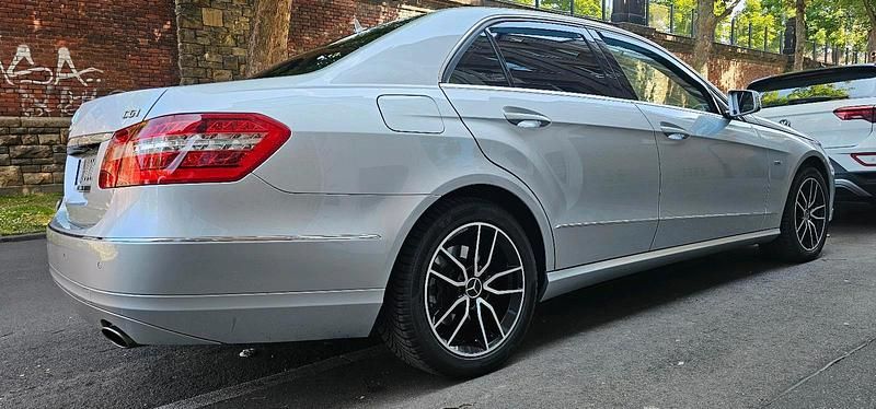 Gebraucht Mercedes E350 2010 Grau Limousine