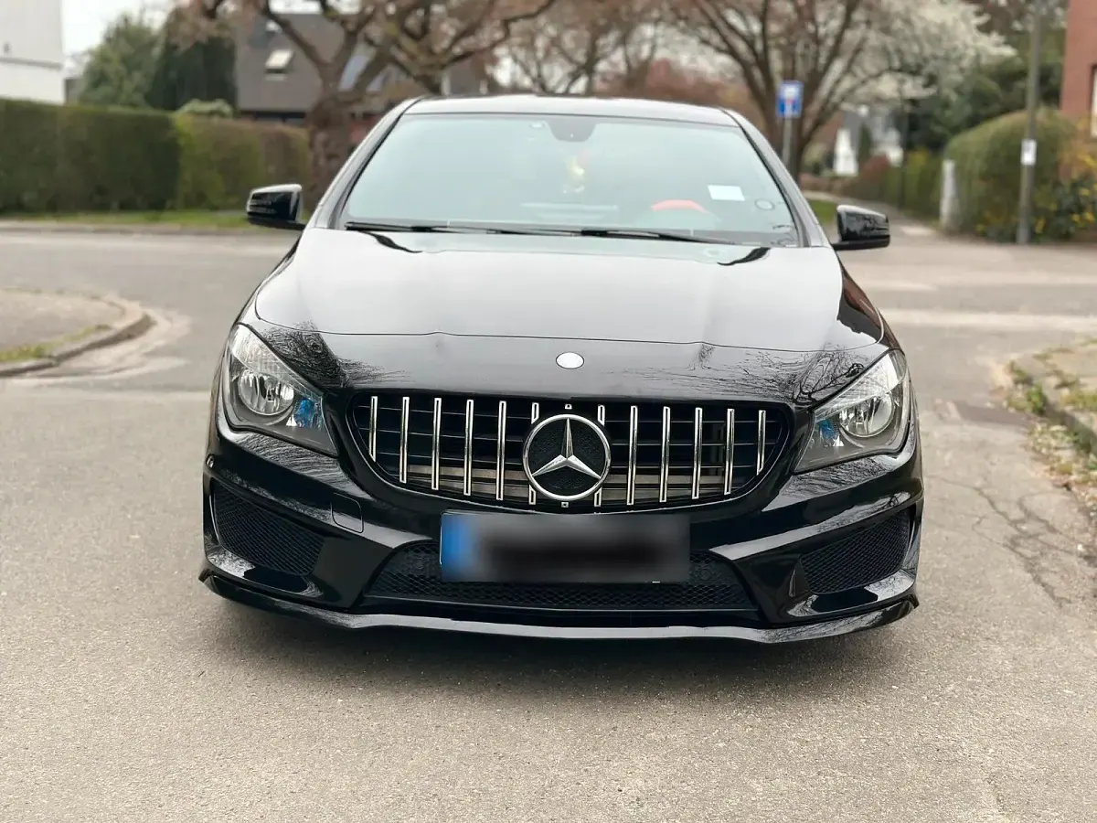 Gebraucht Mercedes CLA200 145 PS (106 kW) 2013 Schwarz Coupé
