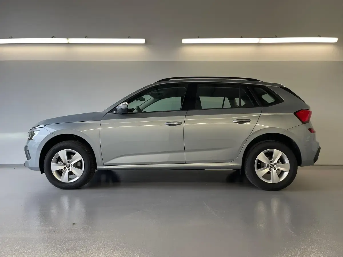 Neu Skoda Kamiq 116 PS (85 kW) 2026 [b3b3] smokey diamondsilber metallic SUV