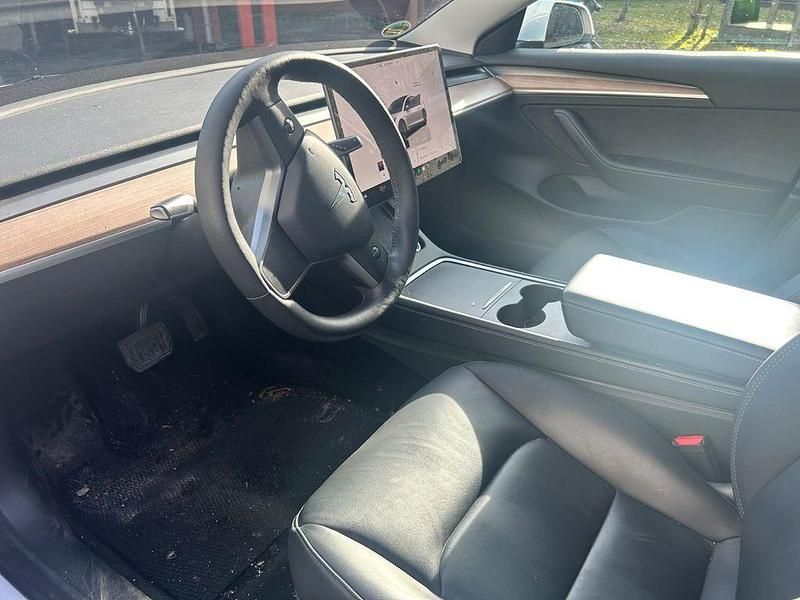 Second-hand Tesla Model 3 288 kW (392 CP) 2023 Alb Berlinǎ
