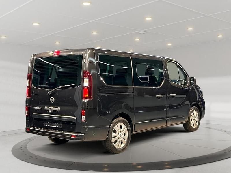 Gebraucht Nissan Primastar 360º 150 PS (110 kW) 2025 Midnight black Van / Kleinbus