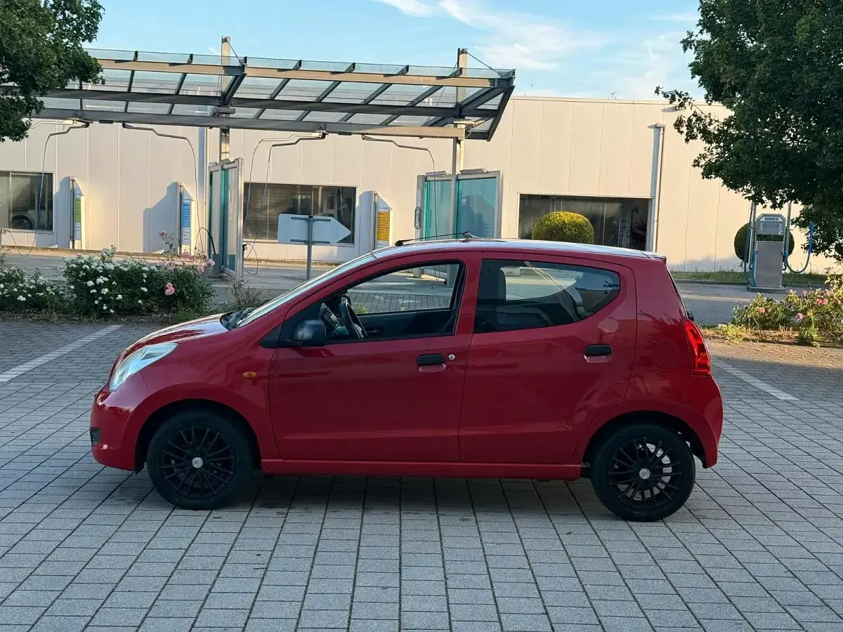 Gebraucht Suzuki Alto 68 PS (50 kW) 2012 Rot Kleinwagen