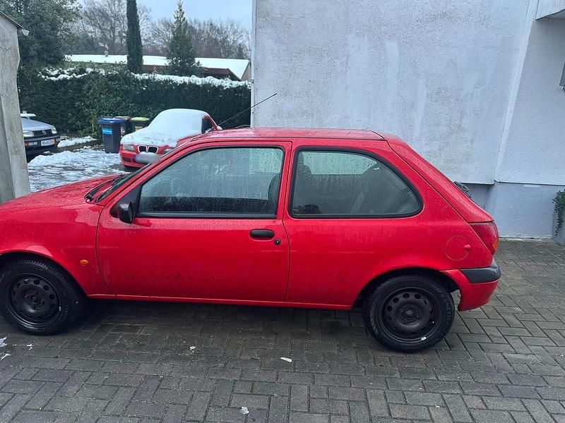 Gebraucht Ford Fiesta 50 PS (36 kW) 2002 Rot Kleinwagen