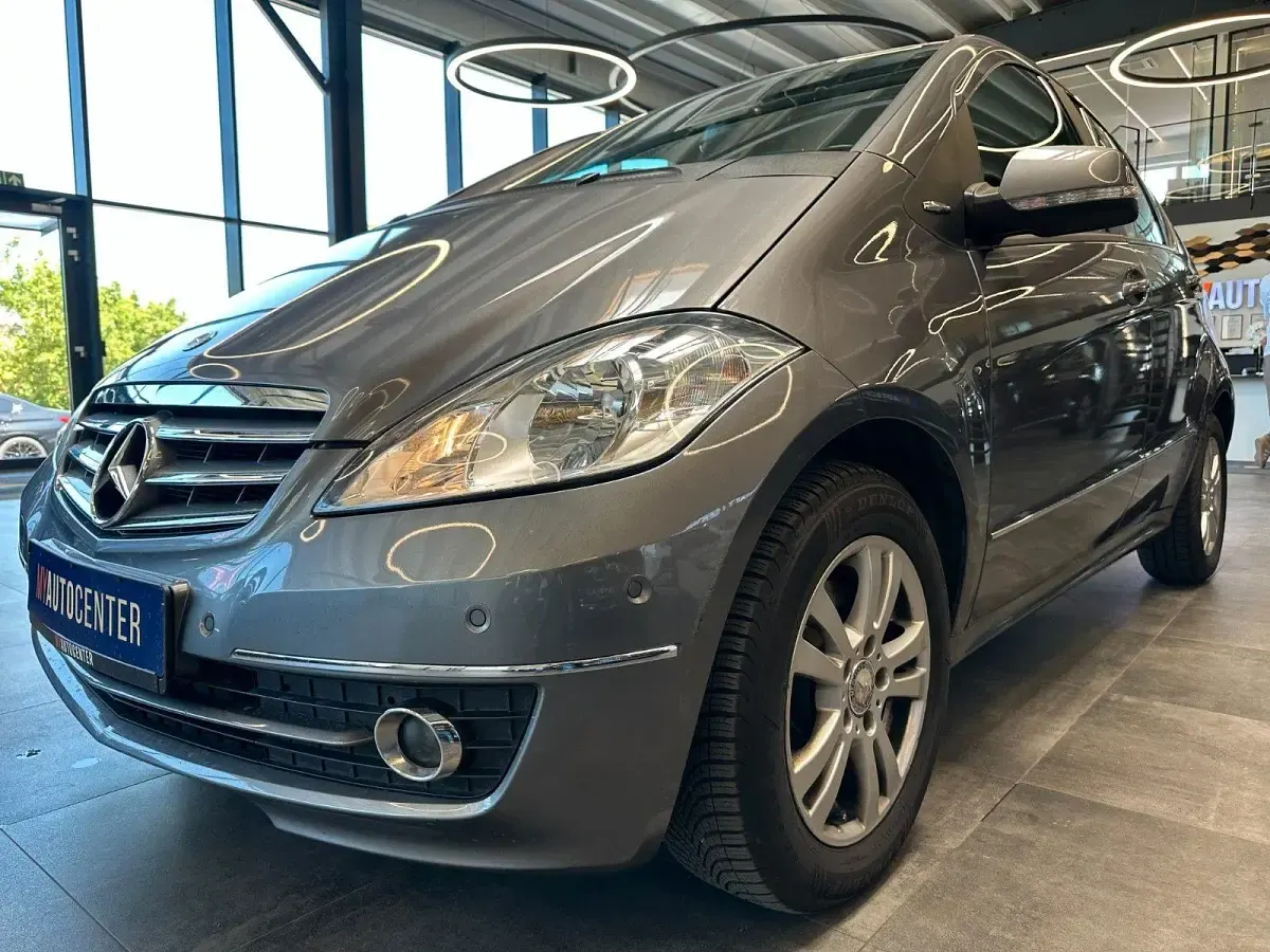 Używany Mercedes A160 95 KM (69 kW) 2011 Szary Hatchback