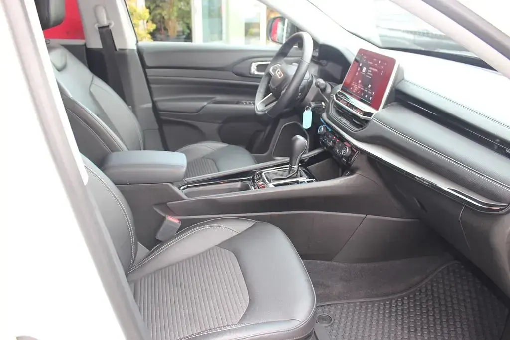 Gebraucht Jeep Compass Night Eagle 131 PS (96 kW) 2024 Weiß SUV
