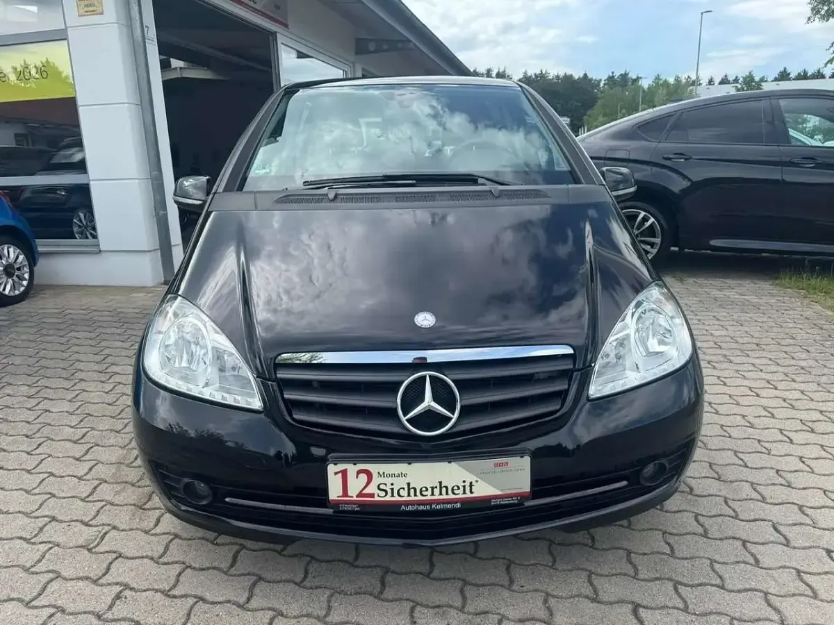 Gebraucht Mercedes A160 95 PS (69 kW) 2009 Kosmosschwarz  metalliclack Kleinwagen