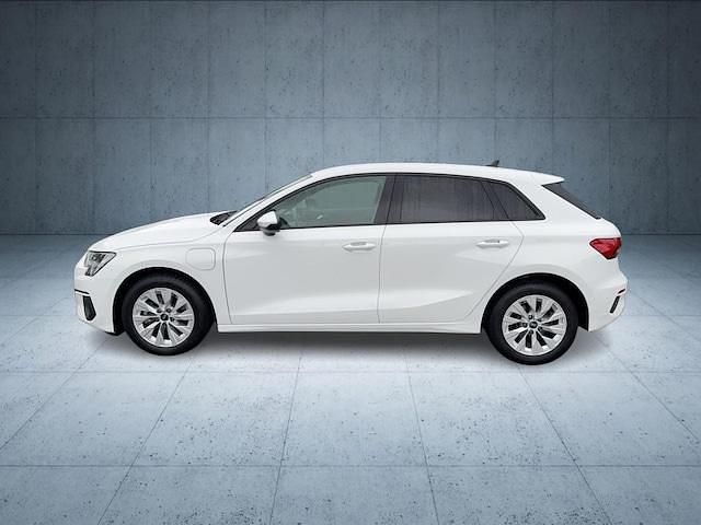 Gebraucht Audi A3 Sportback e-tron 204 PS (150 kW) 2023 Ibisweiß Kleinwagen