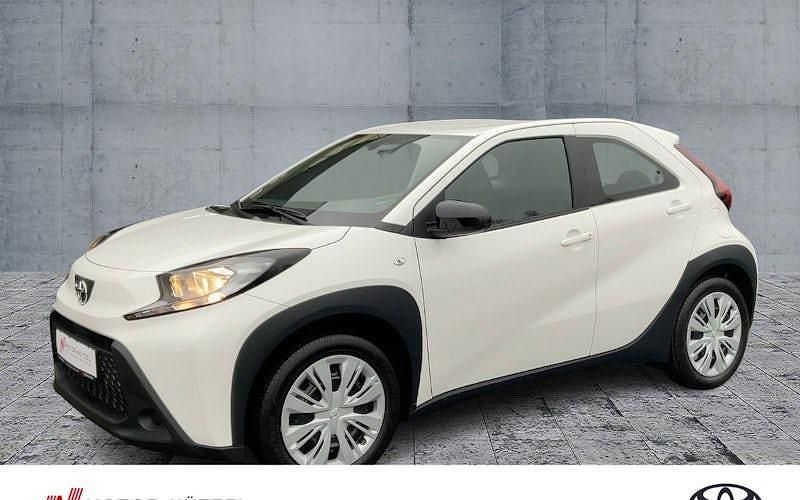 Weiß Neu 2025 Toyota Aygo Play Kleinwagen | 16.490 € - Bild 1/4
