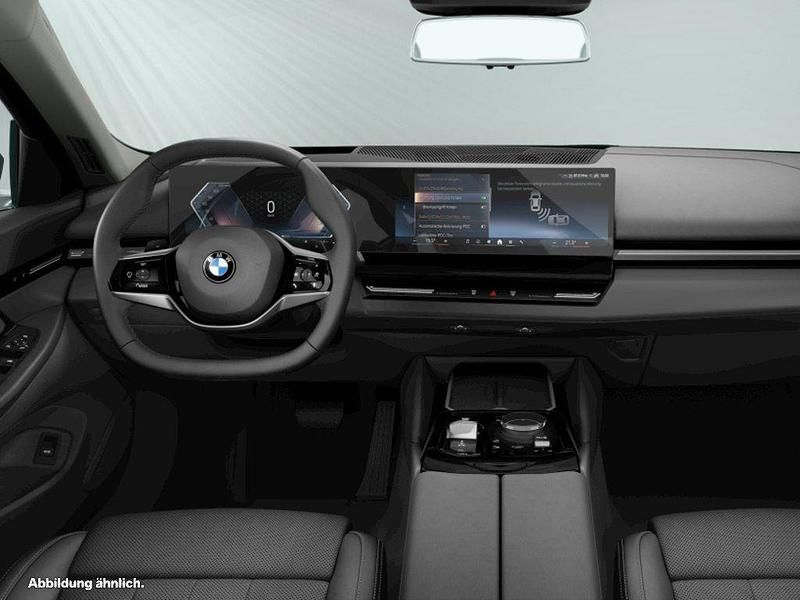 Gebraucht BMW 520 208 PS (152 kW) 2025 Saphirschwarz metallic Limousine