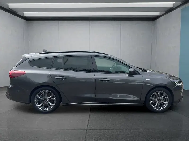 Gebraucht Ford Focus 155 PS (114 kW) 2025 Grau Kombi