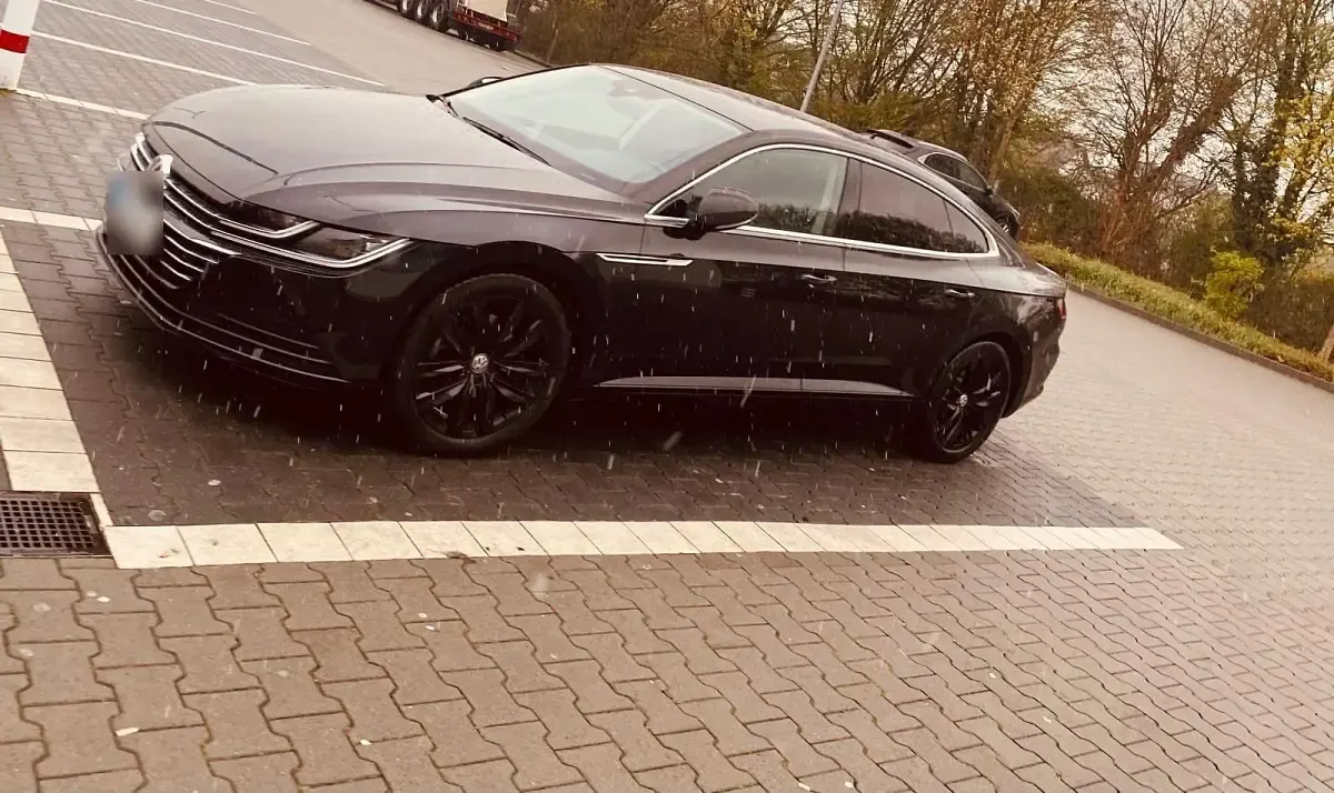 Second-hand VW Arteon 150 CP (110 kW) 2018 Negru Hatchback