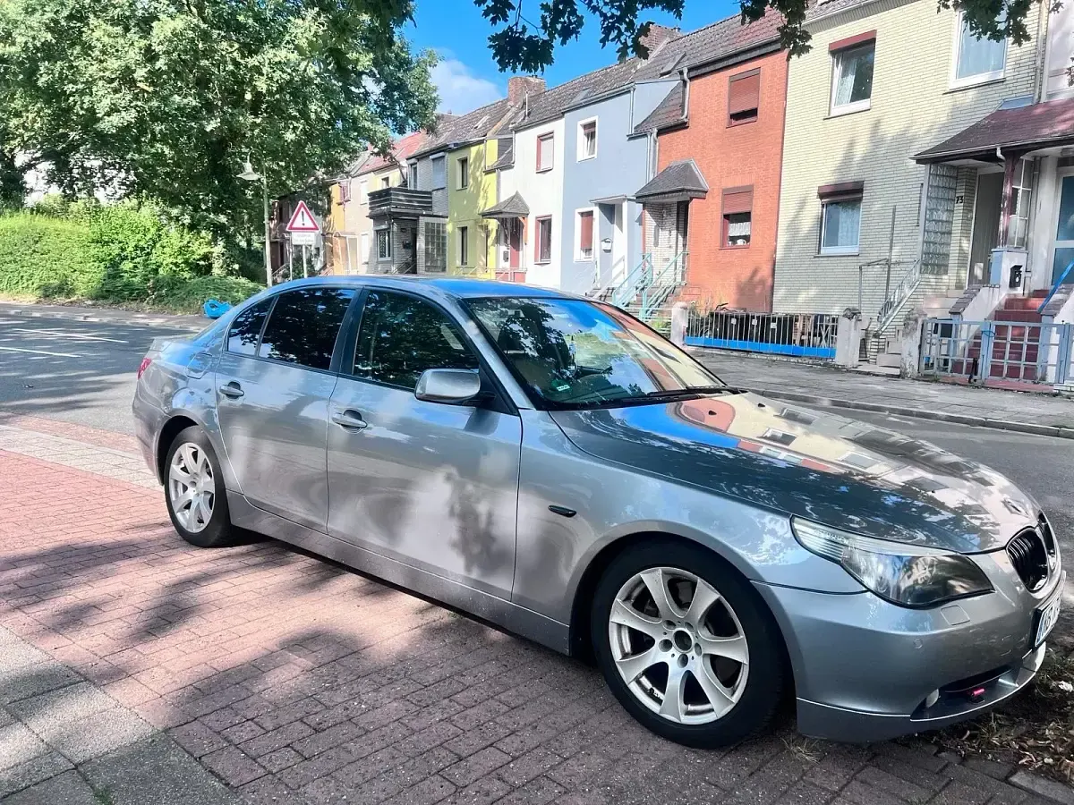 Gebraucht BMW 525 2005 Grau Limousine