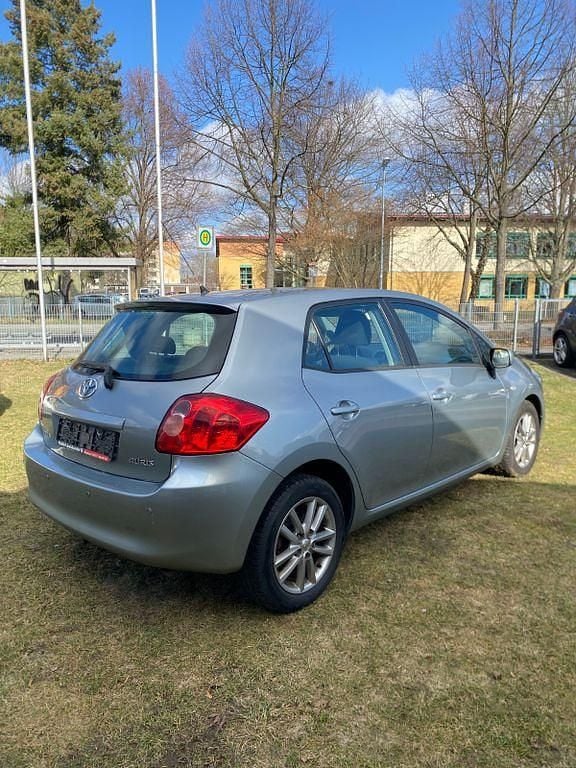 Gebraucht Toyota Auris Team 97 PS (71 kW) 2008 Silber Kleinwagen