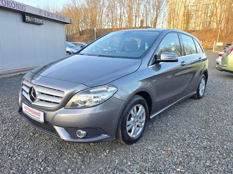 Gebraucht Mercedes B180 122 PS (89 kW) 2011 Grau Van / Kleinbus