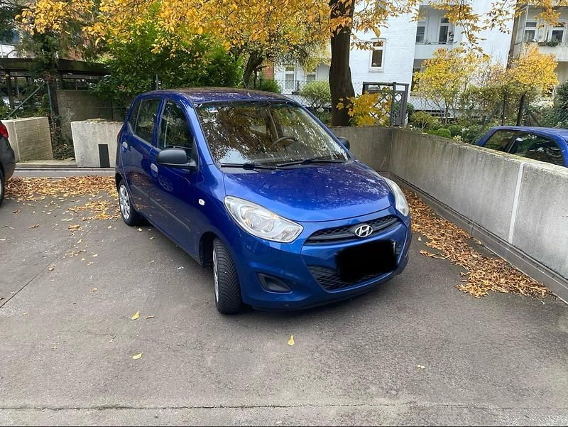 Blau Gebraucht 2013 Hyundai i10 Edition Kleinwagen | 1.999 € - Bild 1/4