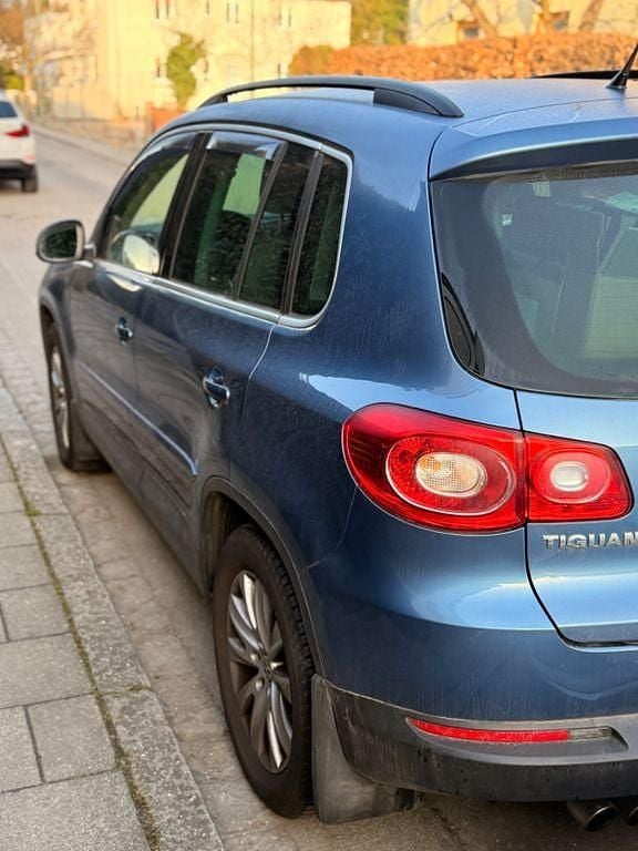Gebraucht VW Tiguan Track & Field 160 PS (117 kW) 2011 Blau SUV