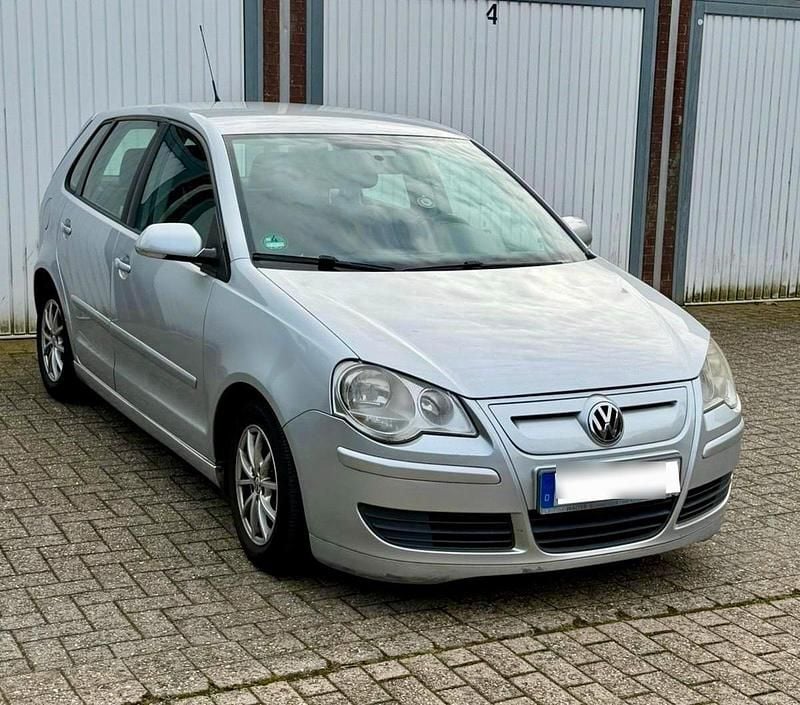 Silber Gebraucht 2008 VW Polo Limousine | 2.500 € (Fairer Preis) - Bild 1/4