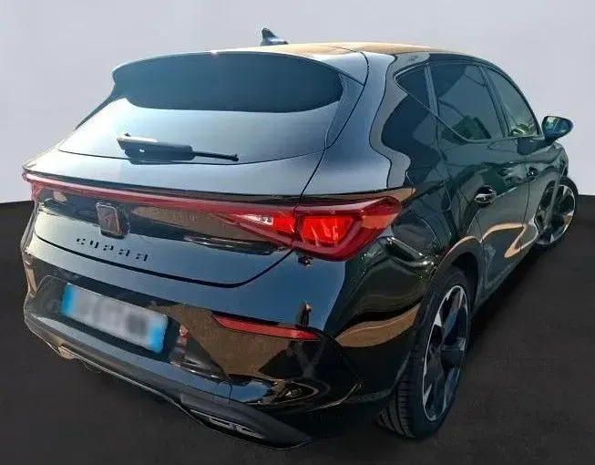 Używany Cupra Leon 150 KM (110 kW) 2024 Czarny SUV