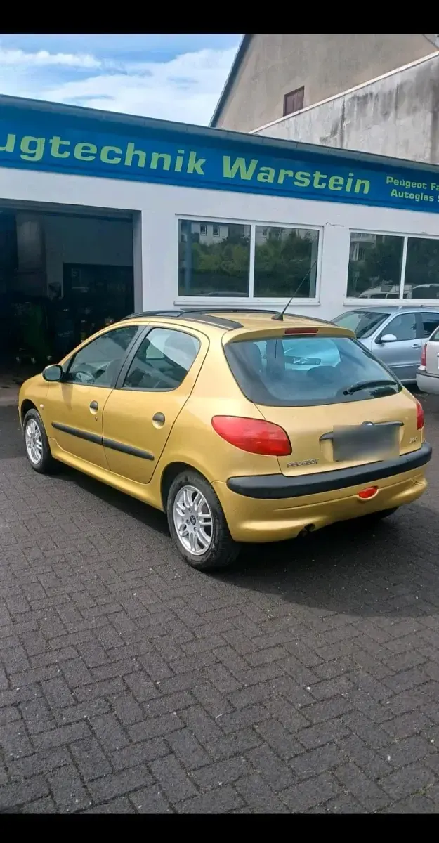 Gebraucht Peugeot 206 75 PS (55 kW) 2002 Gold Kleinwagen