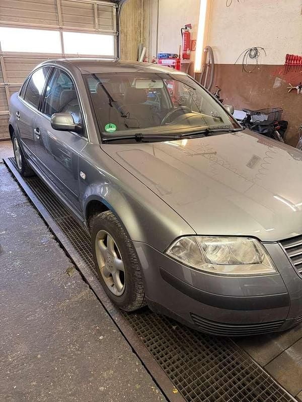 Gebraucht VW Passat 102 PS (75 kW) 2002 Grau Limousine