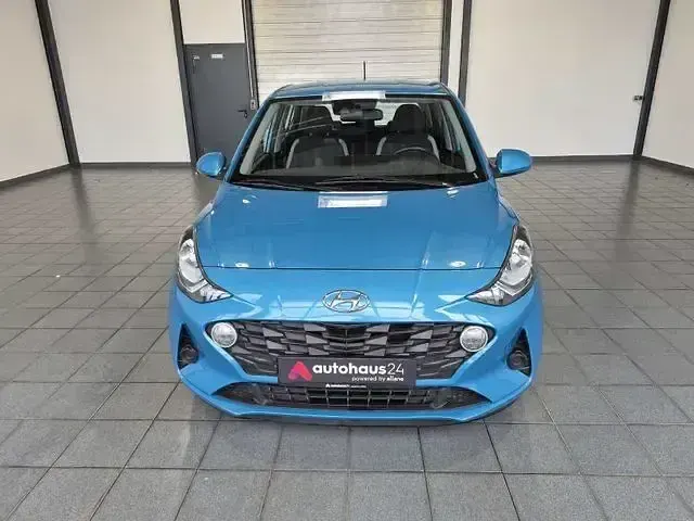 Gebraucht Hyundai i10 Trend 84 PS (61 kW) 2023 Blau Kleinwagen