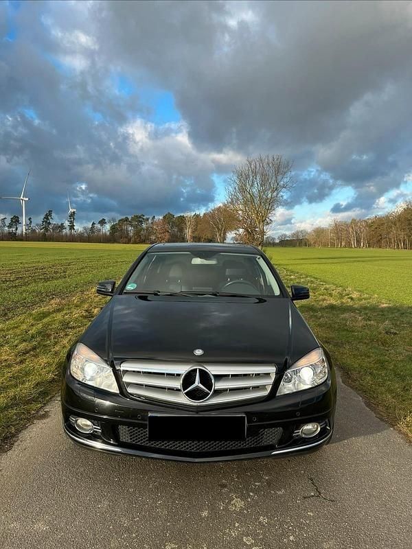Gebraucht Mercedes C200 184 PS (135 kW) 2011 Schwarz Limousine