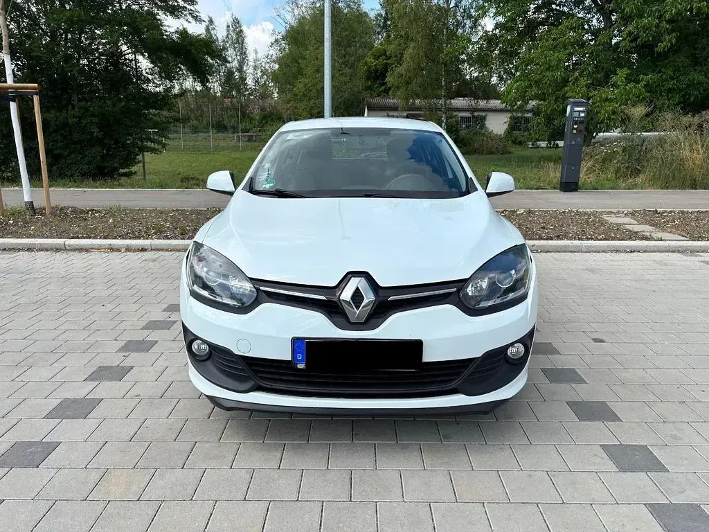 Gebraucht Renault Mégane Dynamique 110 PS (80 kW) 2010 Weiß Limousine