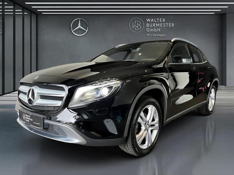 Schwarz Gebraucht 2016 Mercedes GLA180 SUV | 14.990 € (Guter Preis) - Bild 1/3