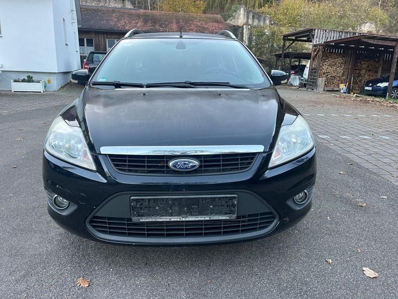 Schwarz Gebraucht 2010 Ford Focus Style Limousine | 880 € (Superpreis) - Bild 1/4