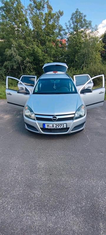 Silber Gebraucht 2005 Opel Astra Kombi | 1.600 € - Bild 1/4