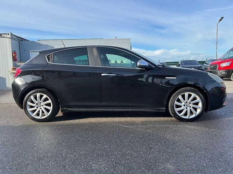 Gebraucht Alfa Romeo Giulietta Turismo 120 PS (88 kW) 2010 Schwarz Kleinwagen