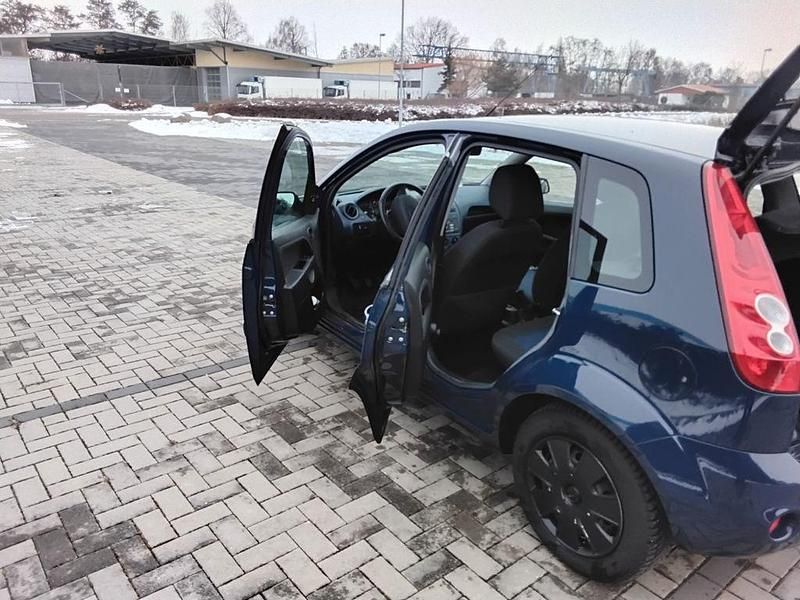 Gebraucht Ford Fiesta Ambiente 69 PS (50 kW) 2008 Blau Limousine