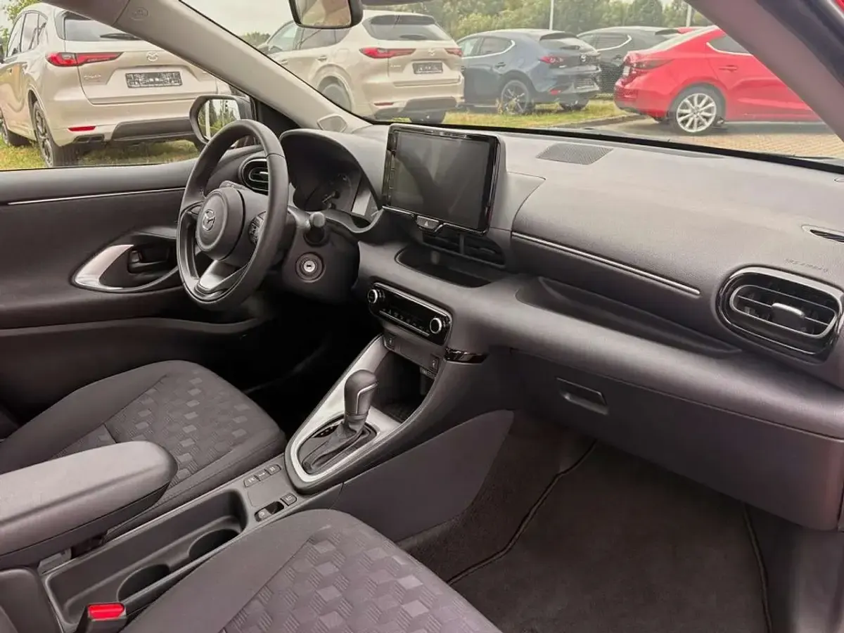 Neu Mazda 2 Center-Line 116 PS (85 kW) 2025 Formal red Kleinwagen