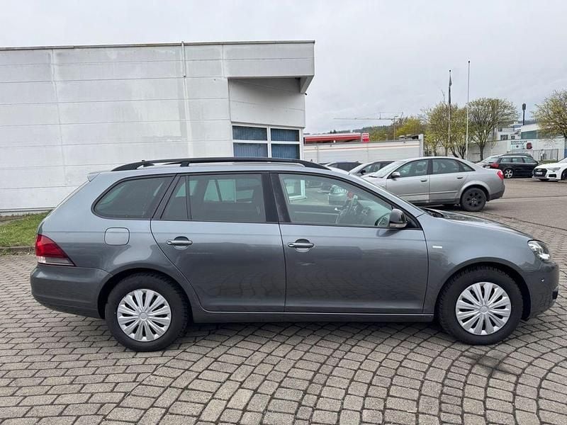 Gebraucht VW Golf VI Match 105 PS (77 kW) 2013 Grau Kleinwagen