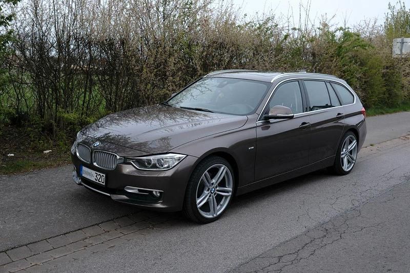 Gebraucht BMW 320 184 PS (135 kW) 2014 Braun Limousine