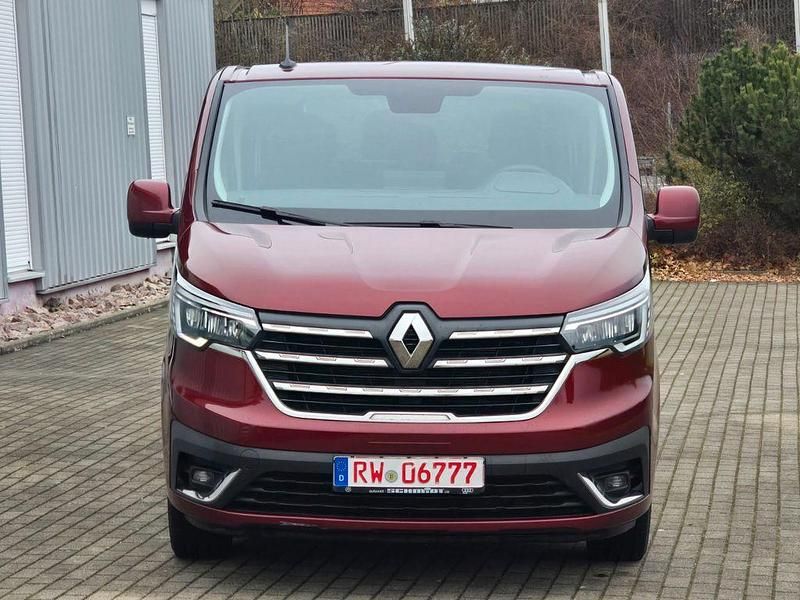 Gebraucht Renault Trafic Life 110 PS (80 kW) 2022 Rot Van / Kleinbus