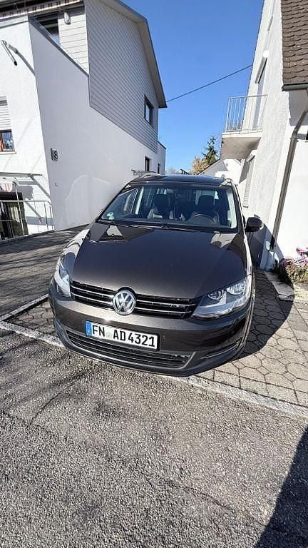Gebraucht VW Sharan Highline 184 PS (135 kW) 2018 Braun Van / Kleinbus