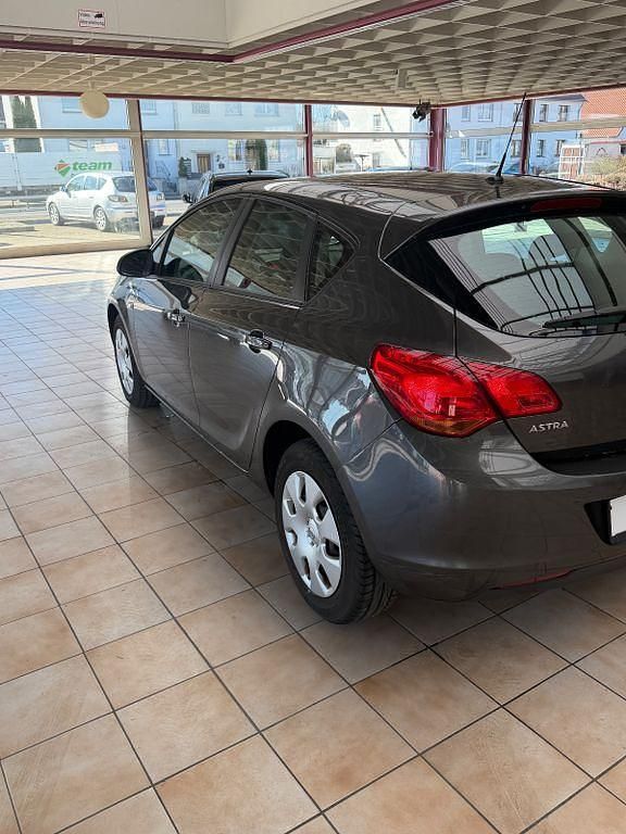 Gebraucht Opel Astra Selection 87 PS (63 kW) 2011 Grau Limousine